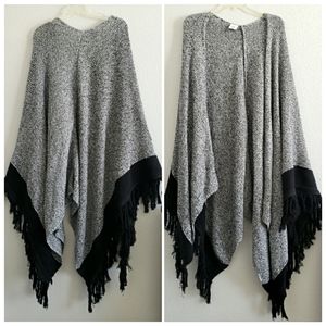CAbi - Pepper Cape Shawl OS